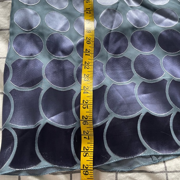 Max Studio Silk Sleeveless Top In Shades Of Blue, Grey, Silver, Size L - Picture 10 of 12